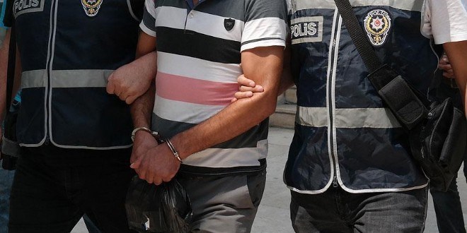 Göçmen kaçakçılığı yaptıkları iddiasıyla 4 şüpheli tutuklandı