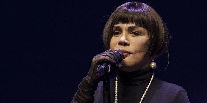 Şarkısındaki ifadeleri nedeniyle Sezen Aksu hakkında suç duyurusu