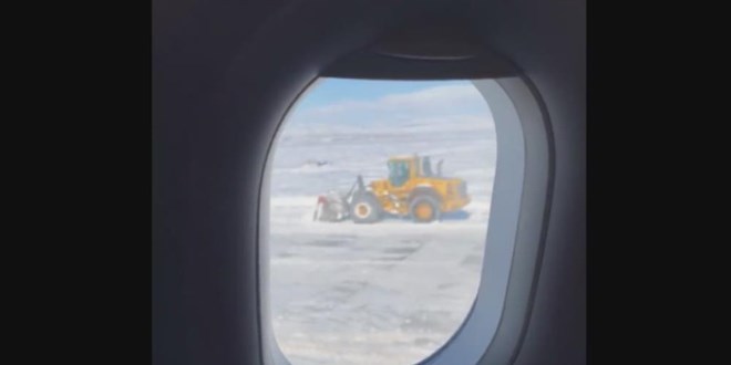 Yolcu uçağı kara saplandı, uçuş 2,5 saat sonra gerçekleşti