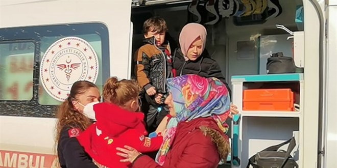 Fare zehrini 'şeker' zannederek yiyen 2 kardeş hastanelik oldu