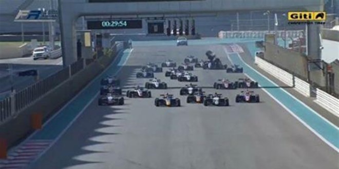 Formula Regional Asya yarışında kaza