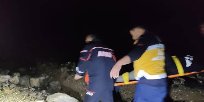 Kadını darbedip, uçuruma attılar