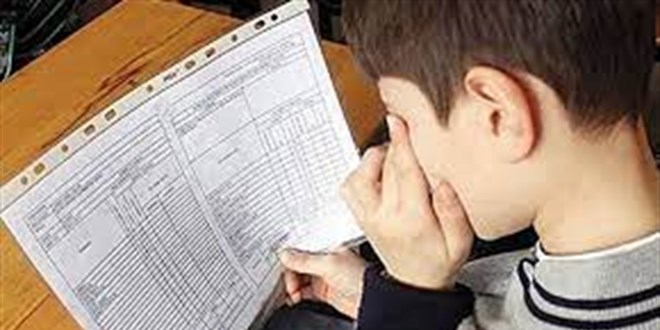 Kötü notların altında ebeveynlerin kendi hırsları veya yetersizlikleri yatıyor