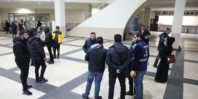 Diyarbakır Şehirlerarası Otobüs Terminali'nde bekleyen yolcular otellere yerleştirildi