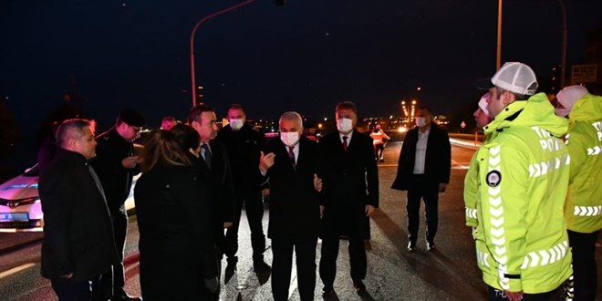 Vali, İstanbul sınırına gidip tek tek uyardı