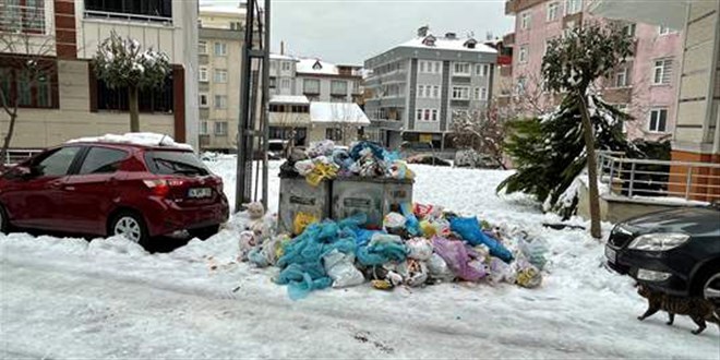 İstanbul'un bazı ilçelerinde çöpler toplanamadı