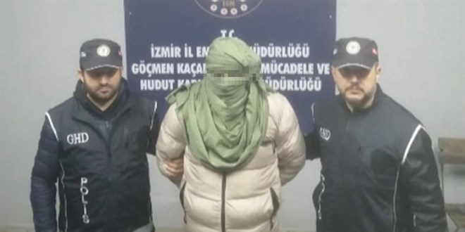 Göçmen kaçakçısını iki kaşının arasındaki yara izi ele verdi