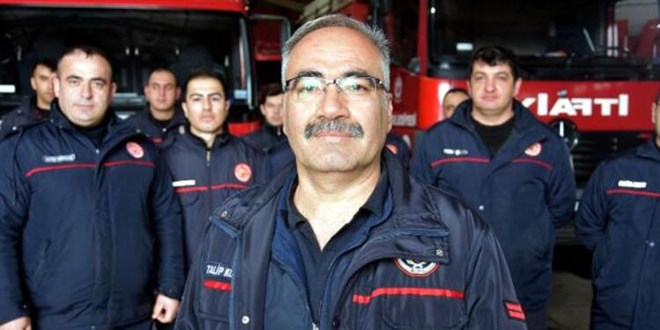 İtfaiye başçavuşu boru içinde 200 metre sürünüp, baygın işçiye hayat verdi