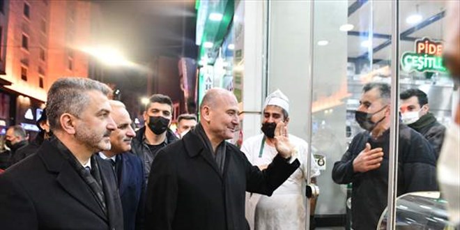İçişleri Bakanı Soylu, Trabzon'da esnafı ziyaret etti
