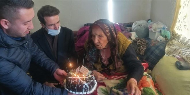 20 yıl önce öldü diye selasını verdiler, bugün 121. yaşını kutladı