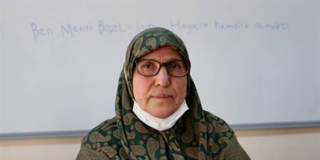 Hayalinden vazgeçmedi 69 yaşında okuma yazma öğrendi