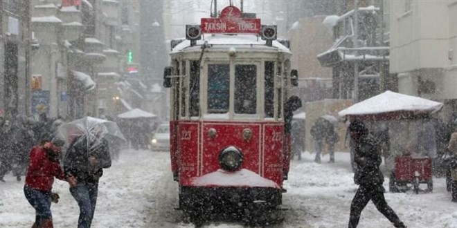 Vali Yerlikaya'dan stanbullulara uyar: Kuvvetli saanak ve kar bekleniyor