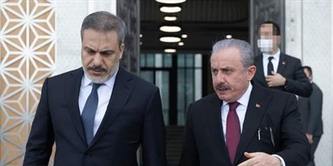 Meclis Başkanı Şentop, MİT'i ziyaret etti