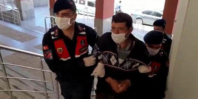 Aşk mektubu yazdığı genç kızın anne ve babasını öldürdü