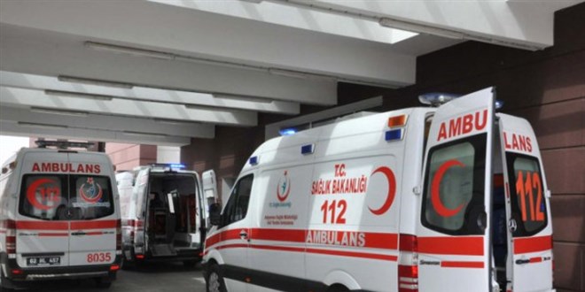 Trabzon'da hastay belediye ekipleri ambulansa ulatrd