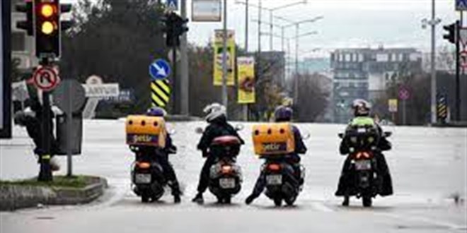 Türk-İş'ten motosikletli kuryelere tam destek
