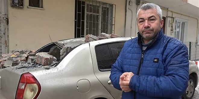 Tüm birikimiyle aldığı otomobilin üzerine balkon çöktü