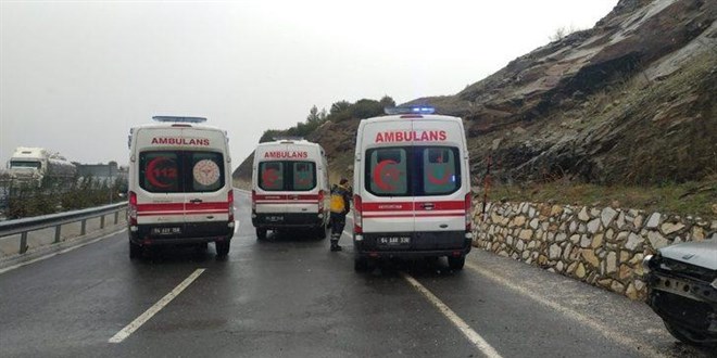 Uşak'ta trafik kazasında 7 kişi yaralandı
