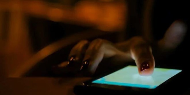 İşten kovan yöneticilerin telefonlarını eskort sitelerinde paylaştı