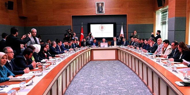 Anayasa değişikliği sürecinde 'görev süresi ile ilgili' vekiller Komisyon'da ne demişler?