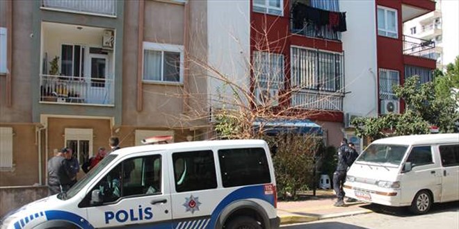 Antalya'da müzisyen evinde ölü bulundu