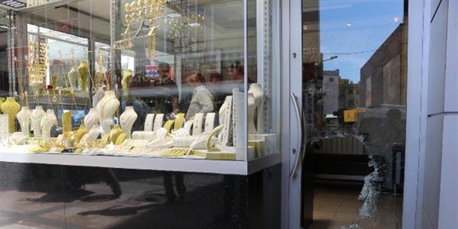 Ağrı'da kuyumcudan 12 milyon liralık hırsızlıkla ilgili 2 zanlı tutuklandı