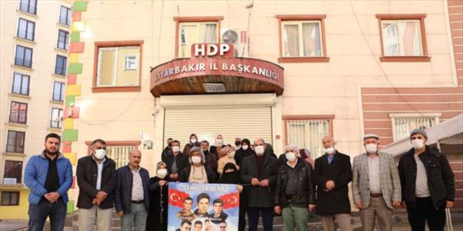 Diyarbakır anneleri Gara şehitlerini andı
