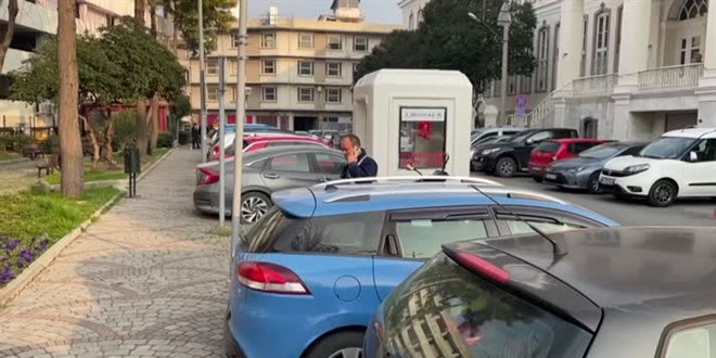 zmir'de otoparkta grevli belediye alan bakla yaraland