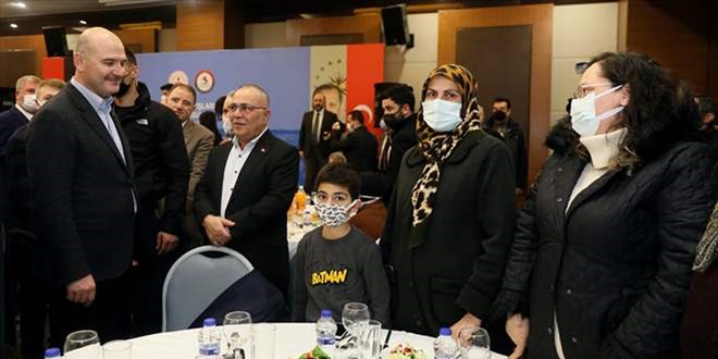 Soylu, Samsun'da şehit aileleri ve STK temsilcileriyle buluştu