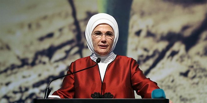 Emine Erdoğan: Hastalığı en hafif seyriyle geçiriyorum