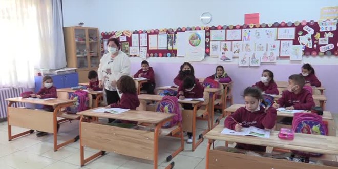 Okula devam sorunu 'müzik' ile çözülen öğrenciler müzisyen olmak istiyor