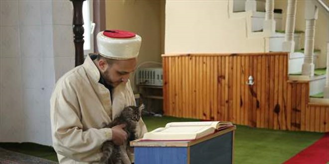Doğa ve hayvan dostu imam duyarlılığıyla örnek oluyor