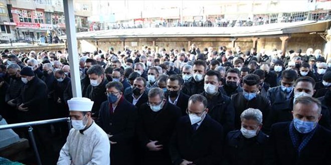 Bakan Bozdağ, AK Parti Yozgat İl Başkanı Başer'in eşinin cenaze törenine katıldı