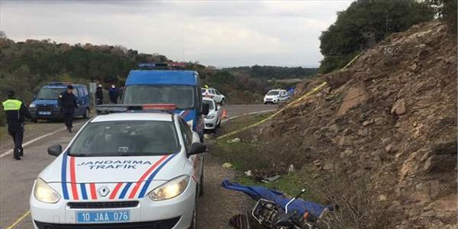 Balıkesir'de devrilen motosikletin sürücüsü hayatını kaybetti