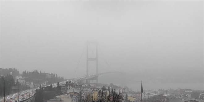 İstanbul Boğazı'nda sis etkili oluyor