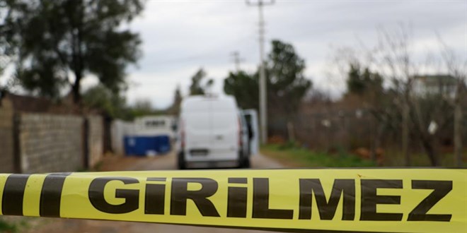 Antalya'da husumet kanlı bitti: Baba öldürüldü, oğlu yaralandı