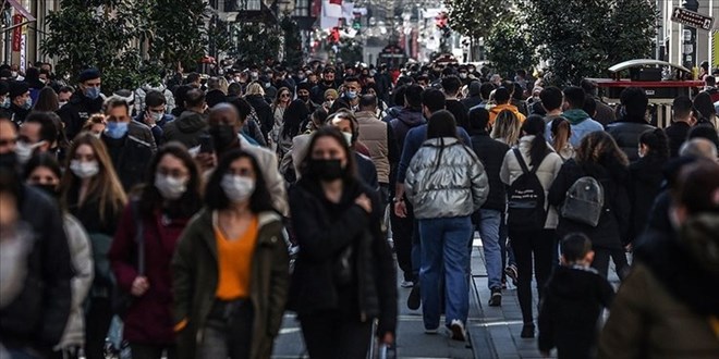 Uzman isim açıkladı! Martta maskesiz gezebiliriz