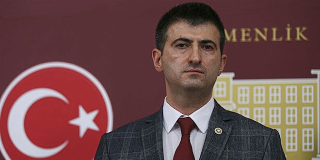 İzmir Milletvekili Çelebi Memleket Partisi'nden istifa etti