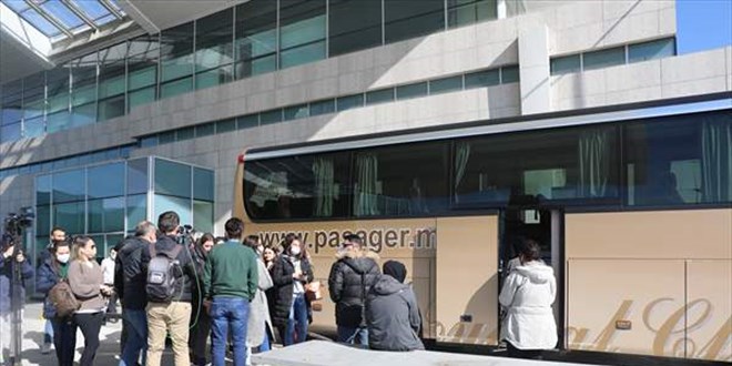 Bakanlığın Moldova'dan tahliye ettiği bir grup Türkiye'ye geldi