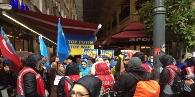 Rusya'nn Ukrayna'ya saldrs stanbul'da protesto edildi