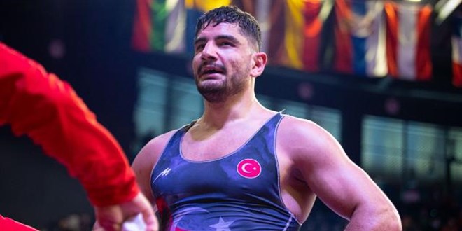 Taha Akgül'den altın madalya