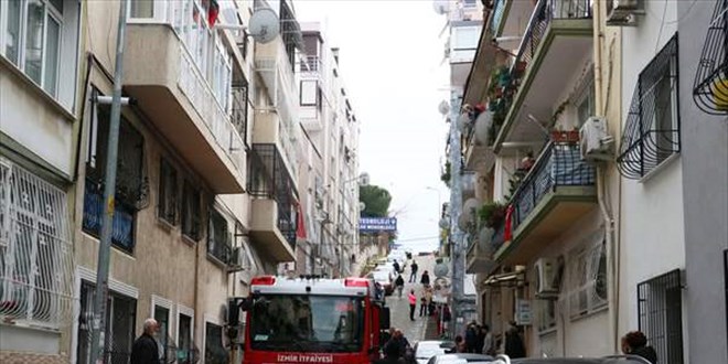 Apartmanda çıkan yangında iki genç hayatını kaybetti