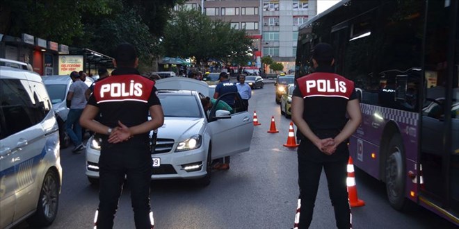 Eskişehir'de 700 polisle asayiş uygulaması yapıldı