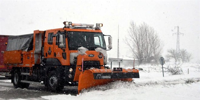 Trakya'da kar yağışı; ekipler sınır kapıları yolunda nöbette