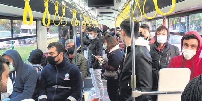 Toplu taşımada maskeye devam