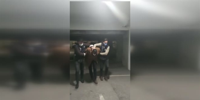 Trafikte kendisini uyaran sürücüye çekiçle saldıran şüpheli tutuklandı