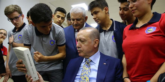 Erdoğan'a sunuldu Müfredata 'değerler eğitimi' geliyor
