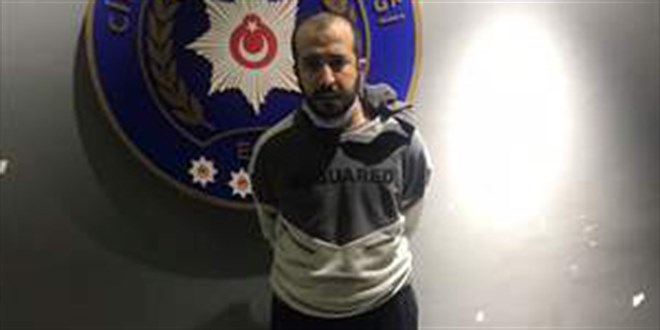'Suç makinesi' saklandığı gizli bölmede yakalandı