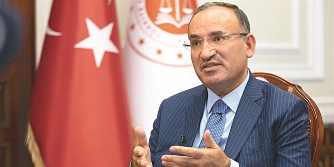 Bakan Bozdağ: Doktorları baskıdan kurtaracağız