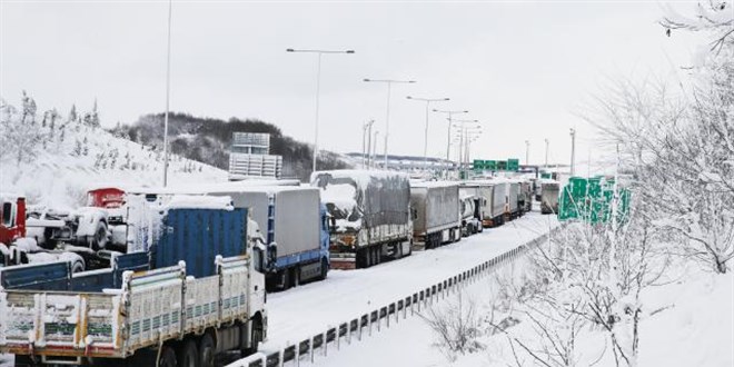 İstanbul'a tır ve kamyonların girişi kısıtlandı